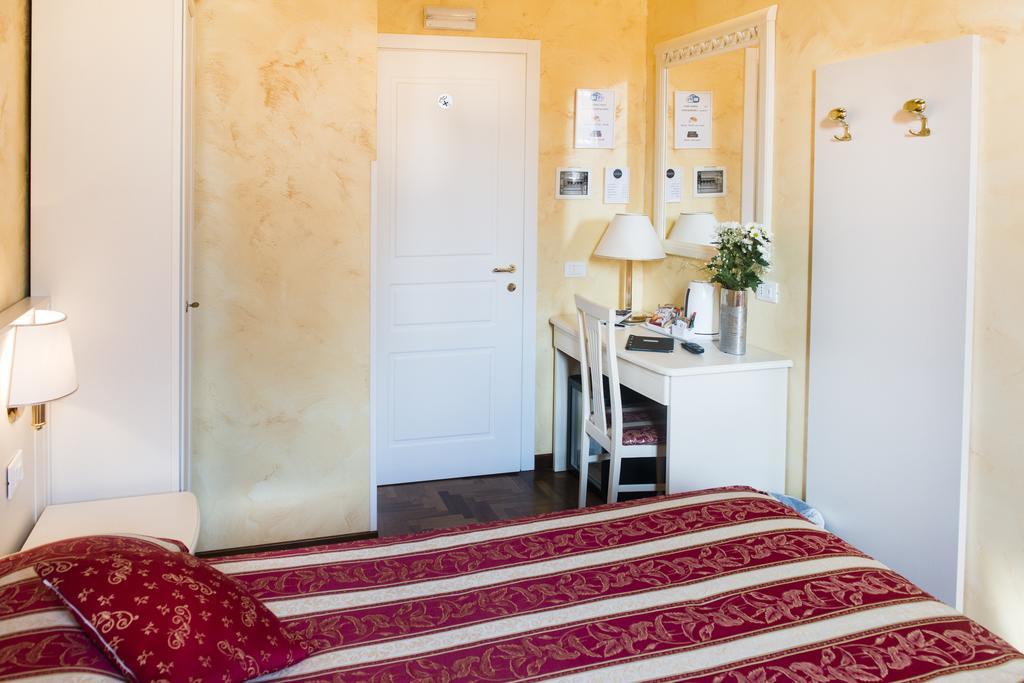 Bed and Breakfast Domus Trevi Roma Exterior foto