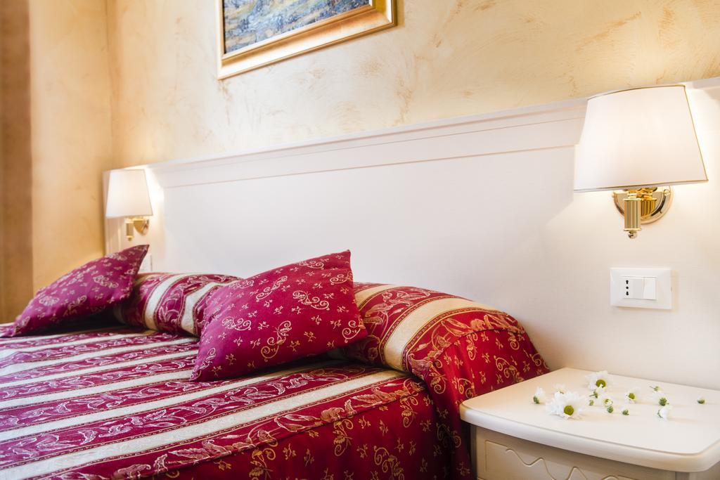 Bed and Breakfast Domus Trevi Roma Exterior foto