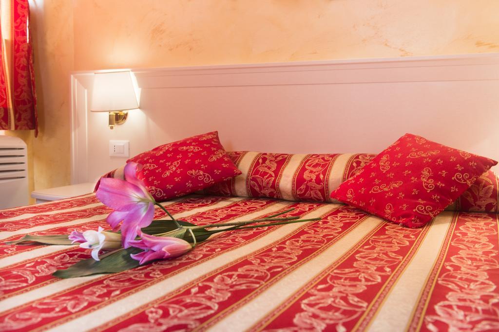 Bed and Breakfast Domus Trevi Roma Exterior foto