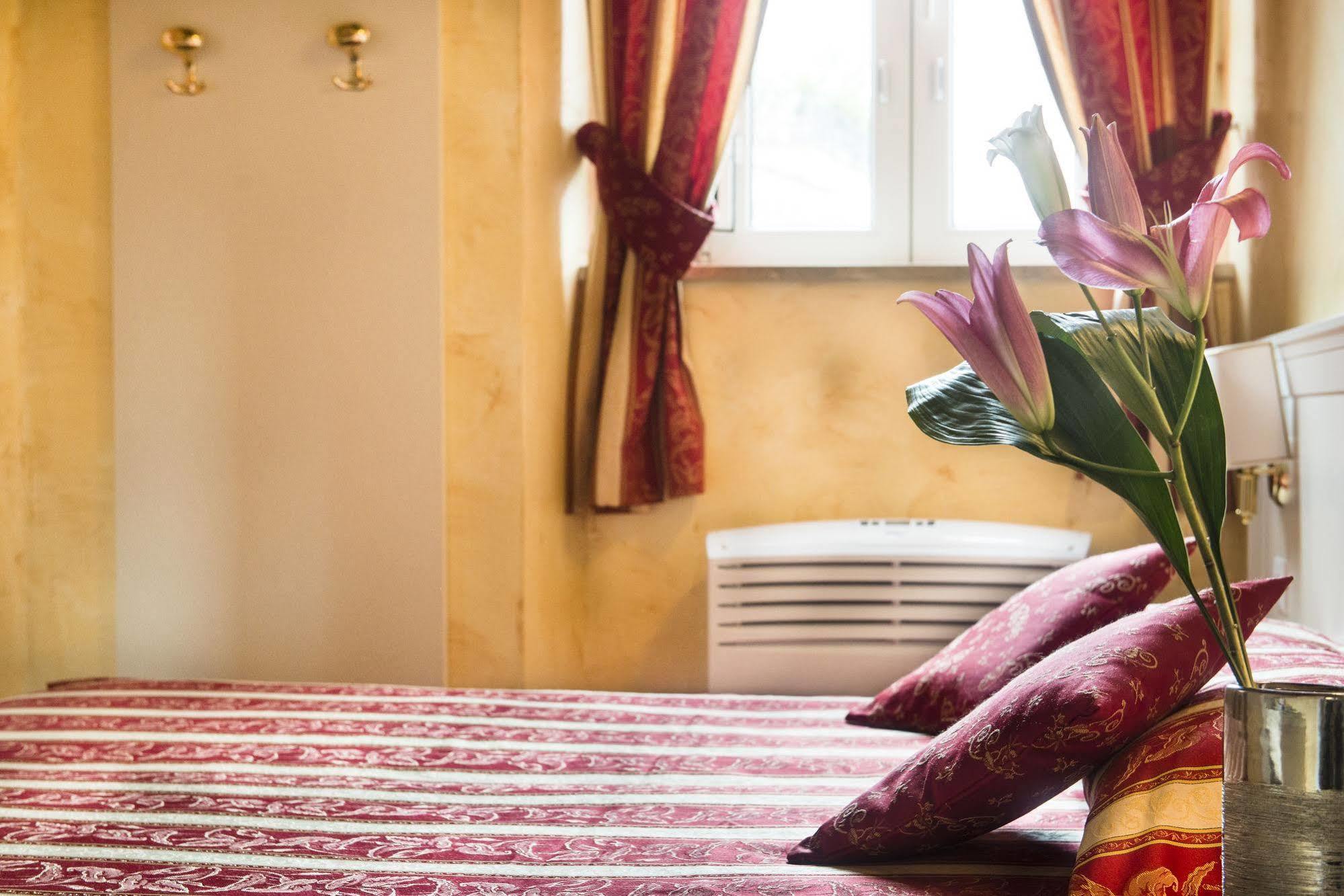 Bed and Breakfast Domus Trevi Roma Exterior foto