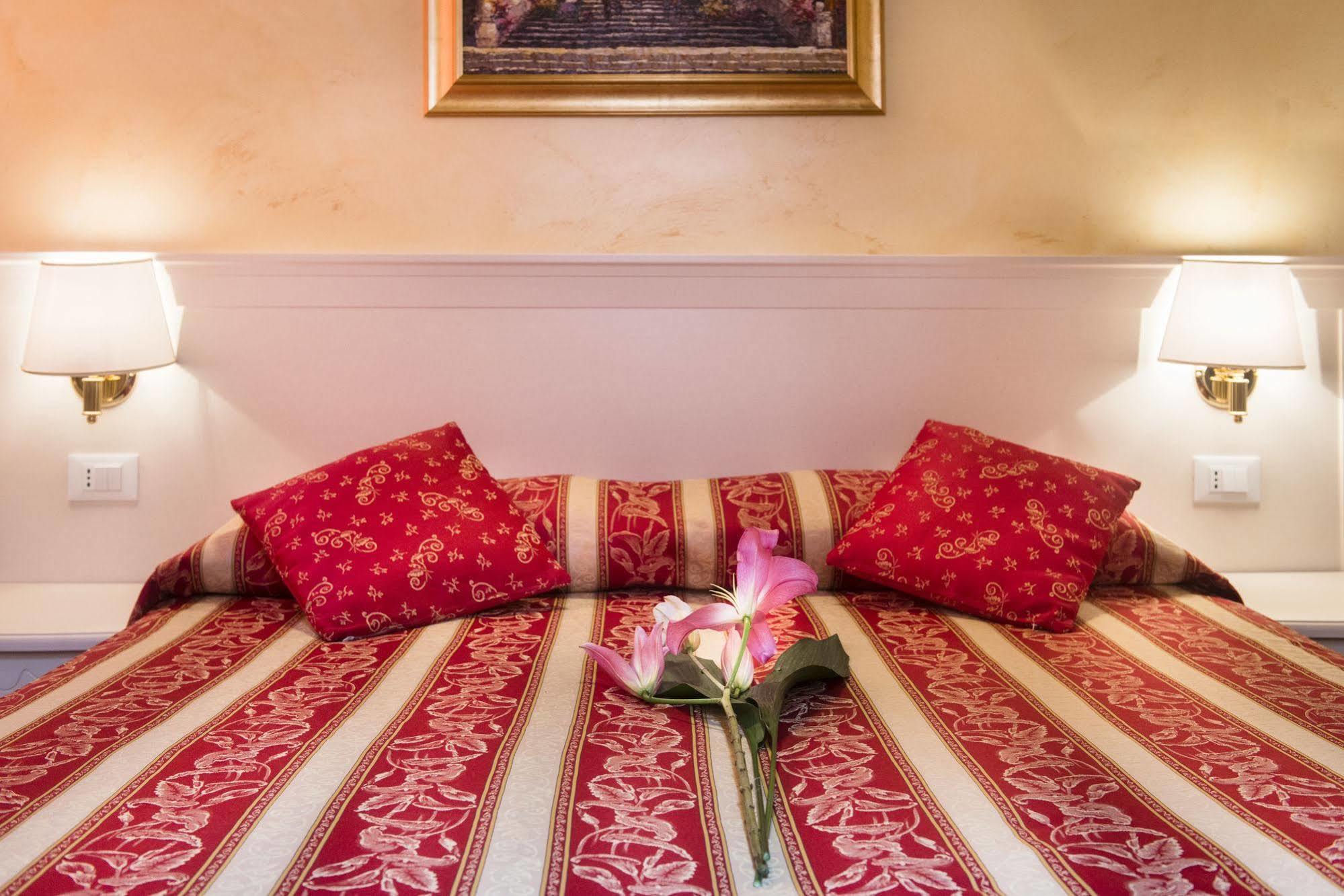 Bed and Breakfast Domus Trevi Roma Exterior foto